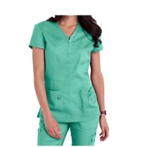 Koi Mariposa Mint Scrub Set